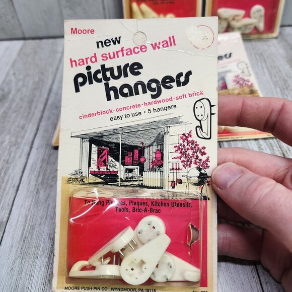 Vintage Moore Pictures Wall Hangers - 5 Pack - MINT! - Picture 2 of 4
